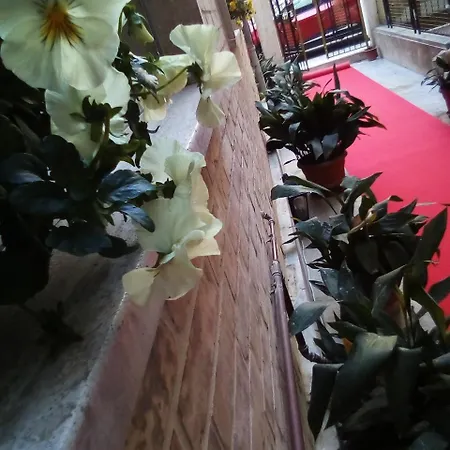 Bed & Breakfast Officina Urban Sleep 3*